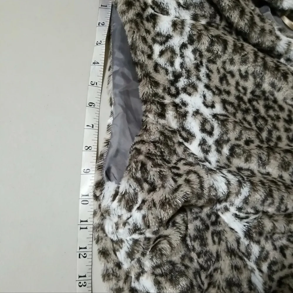 NWT Women's Vest Faux fur size Xs and Medium Multi-colored open pockets - Picture 8 of 11